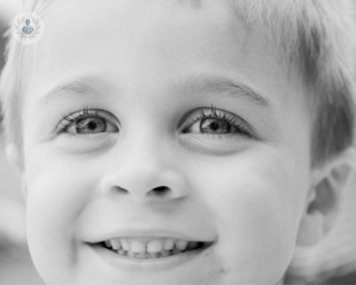 Los especialistas recomiendan visitar al dentista con los más pequeños cuando aparece el primer diente de leche