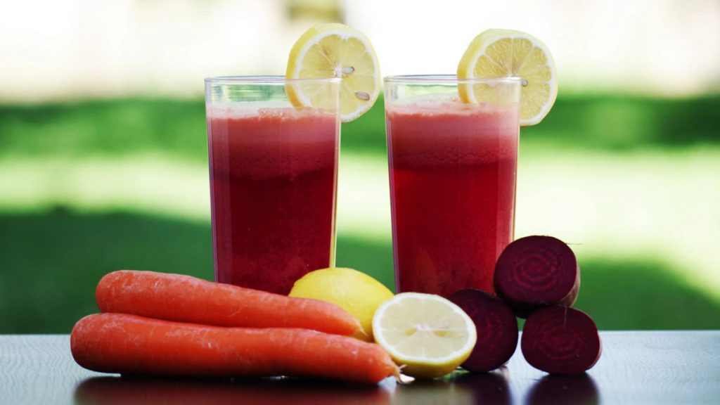 Batidos de frutas y verduras de temporada, el mejor aliado saludable en  verano - Top Doctors Blog