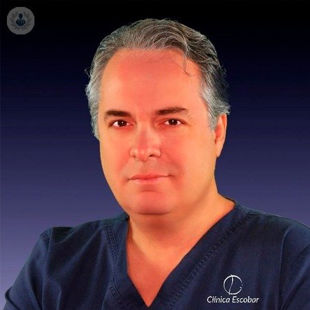 Dr. Juan Luis Escobar Vedia: cirujano plástico en Tomares | Top Doctors