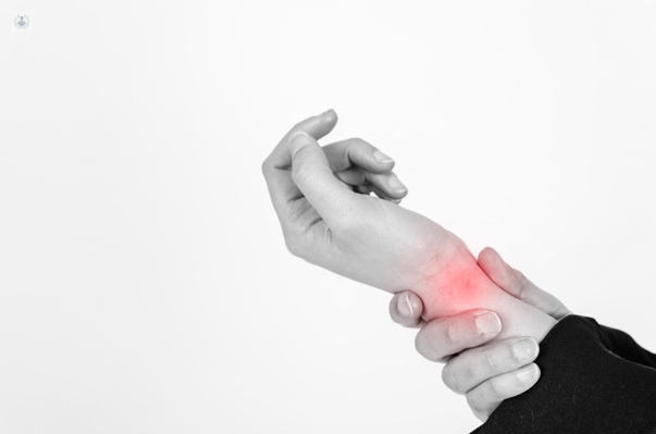 Fibromialgia: dolor en manos y codo | Top Doctors